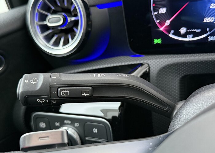 Mercedes-Benz A-Klasse 180 Business Solution AMG