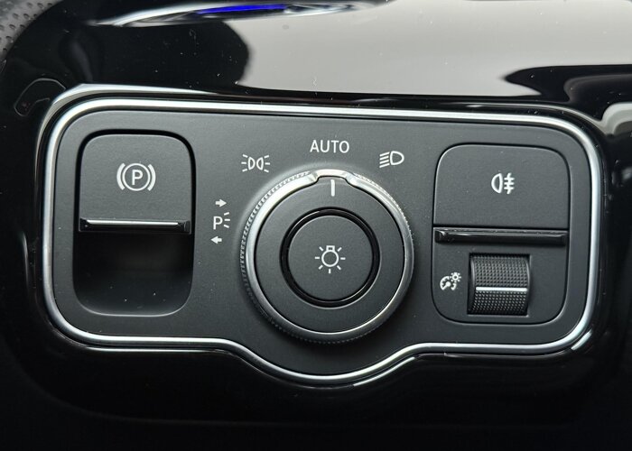 Mercedes-Benz A-Klasse 180 Business Solution AMG
