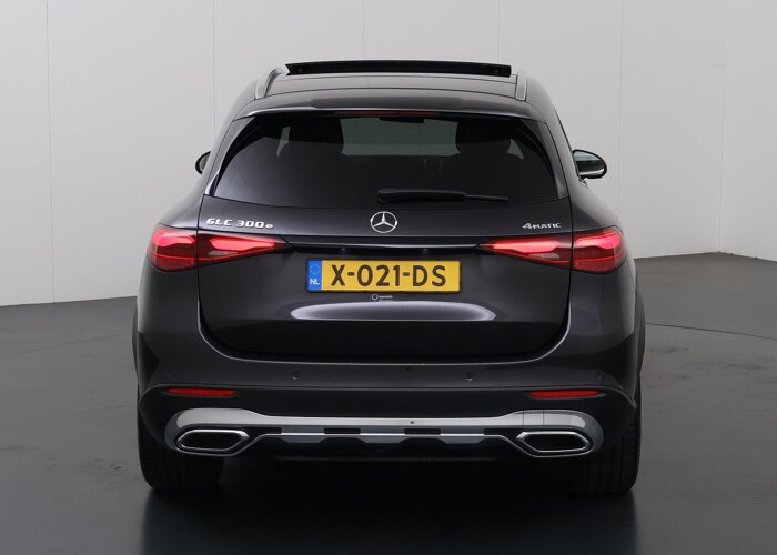Mercedes-Benz GLC 300e 4MATIC Luxury Line