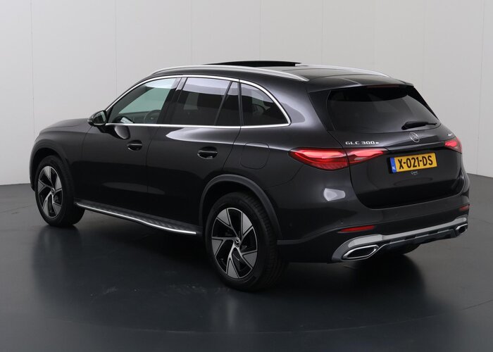 Mercedes-Benz GLC 300e 4MATIC Luxury Line