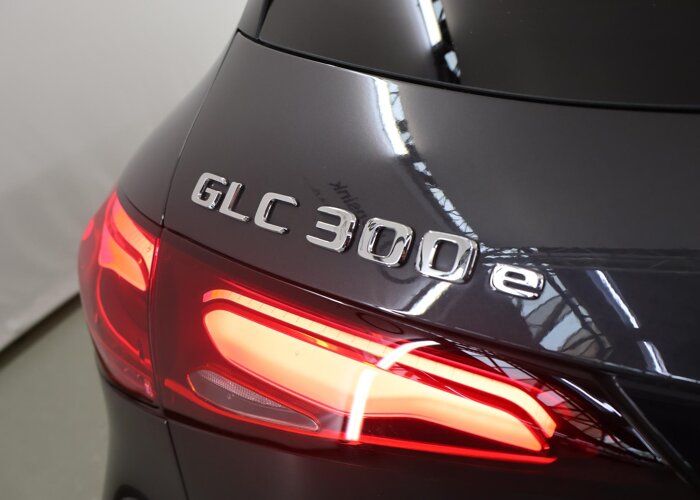 Mercedes-Benz GLC 300e 4MATIC Luxury Line