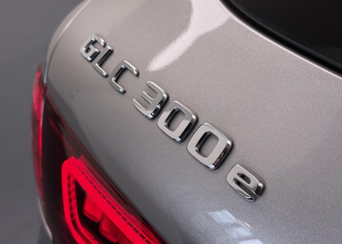 Mercedes-Benz GLC 300e 4MATIC AMG Line