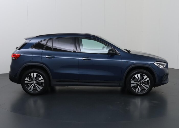 Mercedes-Benz GLA 250 e AMG Line