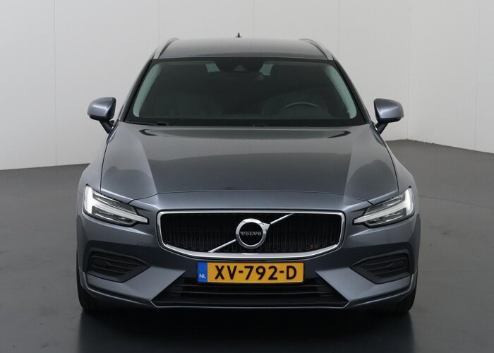 Volvo V60 2.0 T5 Momentum Pro