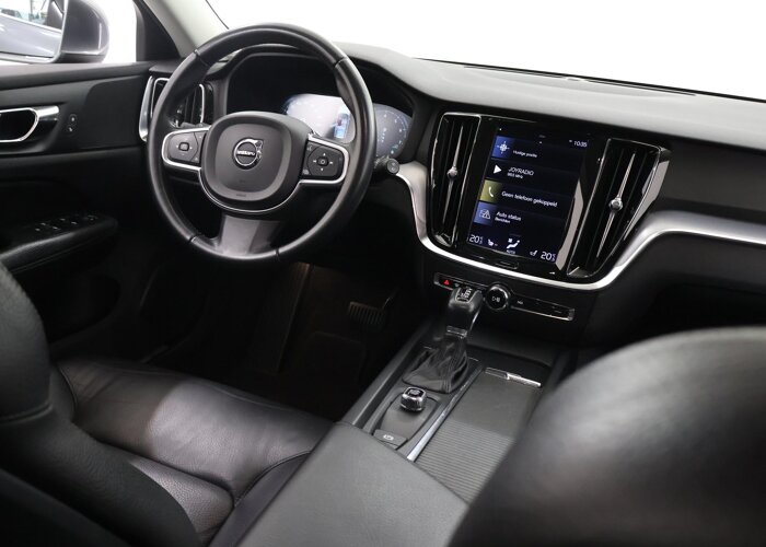 Volvo V60 2.0 T5 Momentum Pro