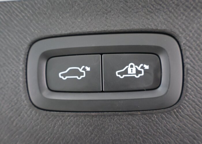 Volvo XC90 2.0 T8 Plug-in hybrid AWD Plus Dark