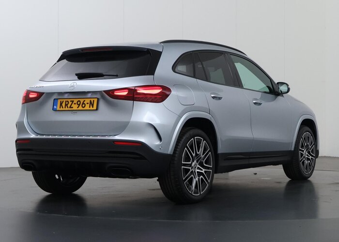 Mercedes-Benz GLA 250 e 140 Years Edition