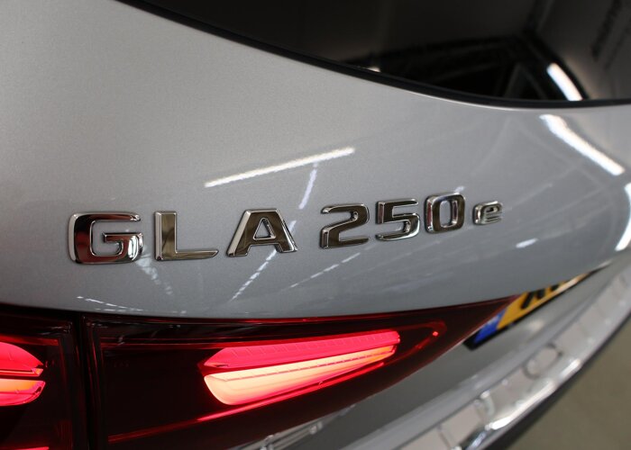 Mercedes-Benz GLA 250 e 140 Years Edition