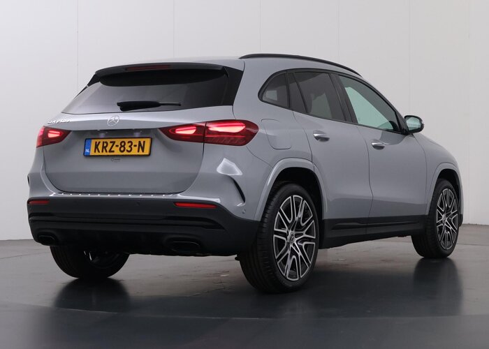 Mercedes-Benz GLA 250e 140 Years Edition