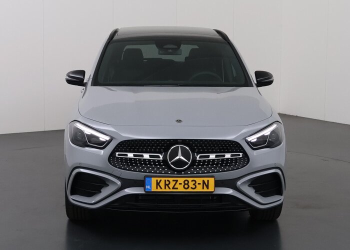 Mercedes-Benz GLA 250e 140 Years Edition