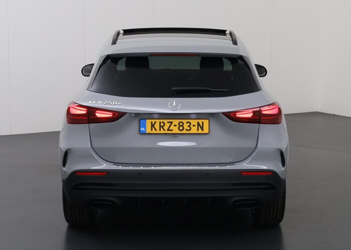 Mercedes-Benz GLA 250e 140 Years Edition