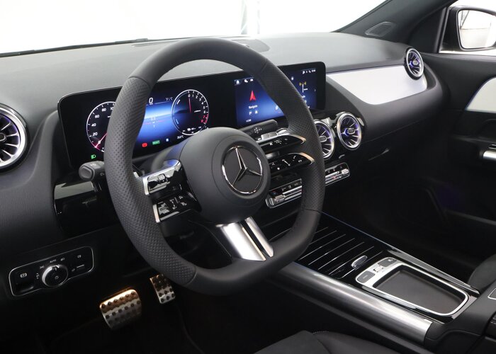 Mercedes-Benz GLA 250e 140 Years Edition