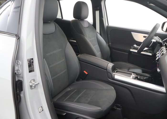Mercedes-Benz GLA 250e 140 Years Edition