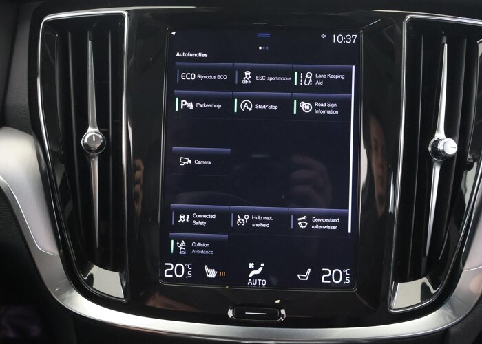 Volvo V60 2.0 T5 Momentum Pro