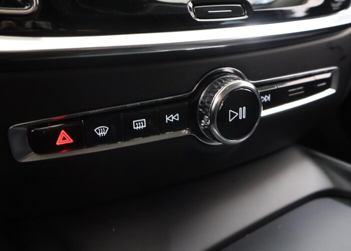 Volvo V60 2.0 T5 Momentum Pro