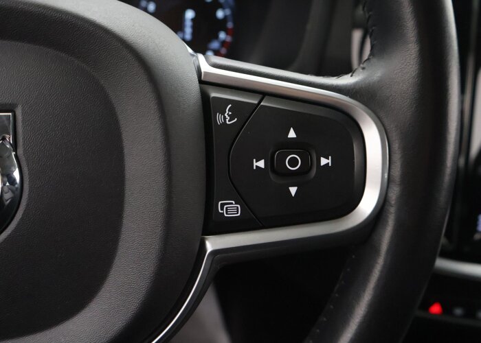 Volvo V60 2.0 T5 Momentum Pro