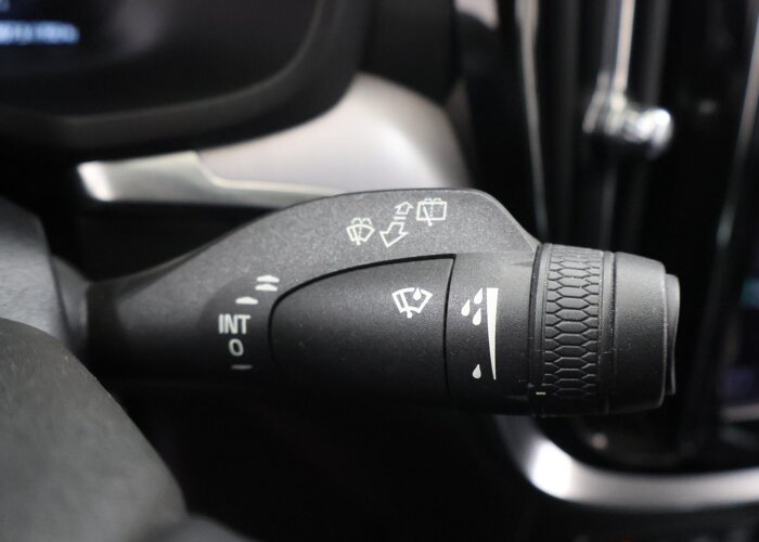 Volvo V60 2.0 T5 Momentum Pro