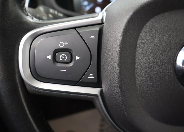 Volvo V60 2.0 T5 Momentum Pro