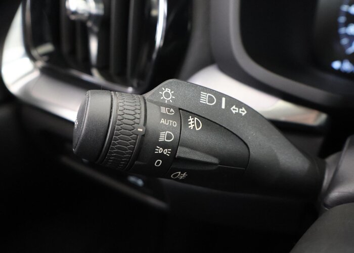 Volvo V60 2.0 T5 Momentum Pro