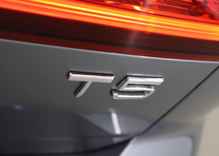 Volvo V60 2.0 T5 Momentum Pro
