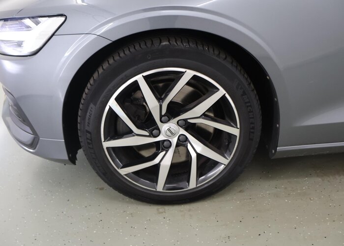 Volvo V60 2.0 T5 Momentum Pro