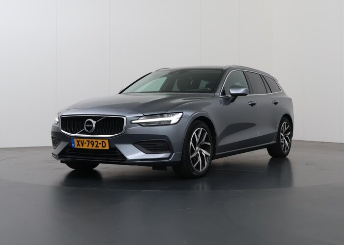 Volvo V60 2.0 T5 Momentum Pro