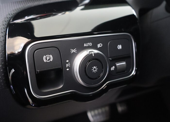 Mercedes-Benz CLA-Klasse 180 Business Solution AMG