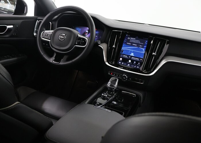 Volvo V60 2.0 T8 Plug-in hybrid AWD Plus Dark