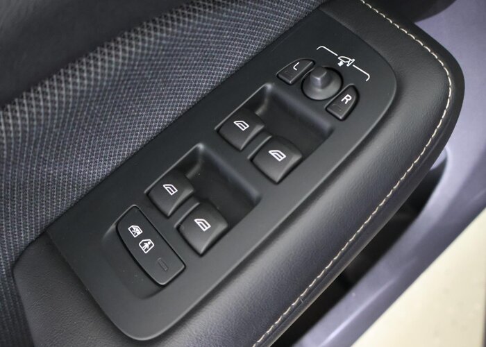 Volvo V60 2.0 T8 Plug-in hybrid AWD Plus Dark