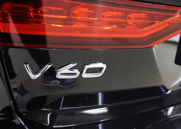 Volvo V60 2.0 T8 Plug-in hybrid AWD Plus Dark