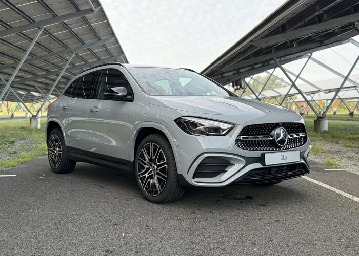 Mercedes-Benz GLA 250 e 140 Years Edition