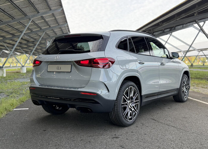 Mercedes-Benz GLA 250 e 140 Years Edition