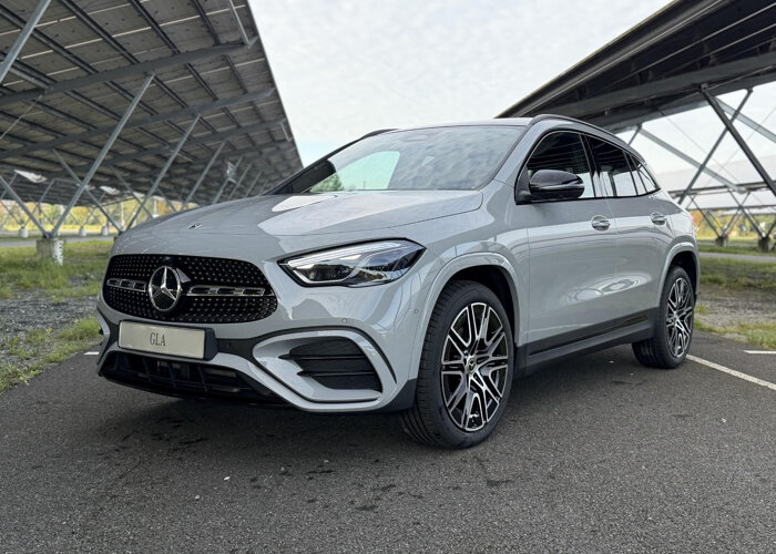 Mercedes-Benz GLA 250 e 140 Years Edition
