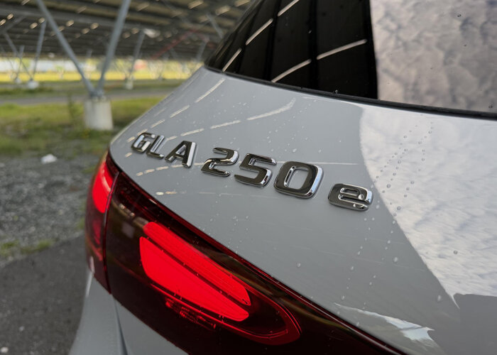 Mercedes-Benz GLA 250 e 140 Years Edition