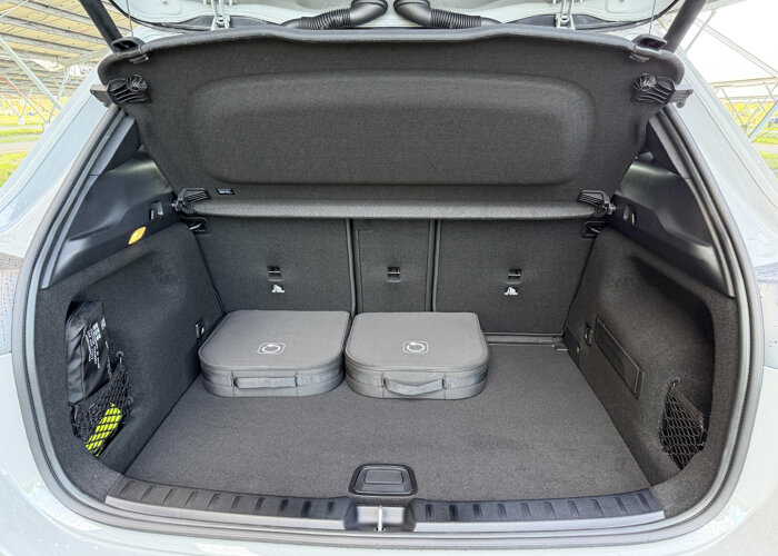 Mercedes-Benz GLA 250 e 140 Years Edition