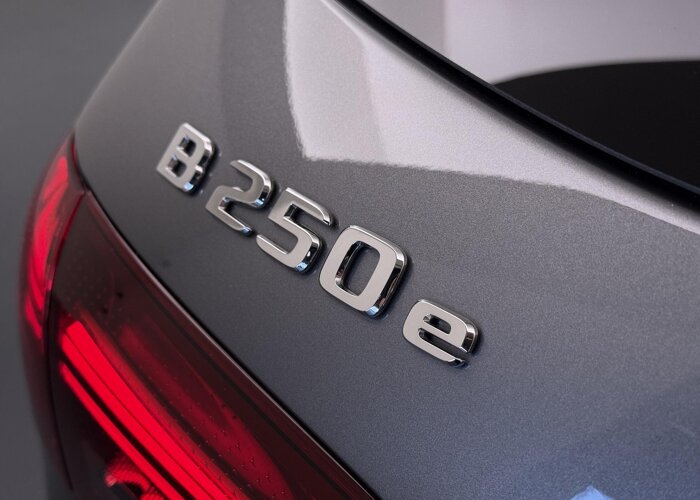 Mercedes-Benz B-Klasse 250 e Business Solution AMG