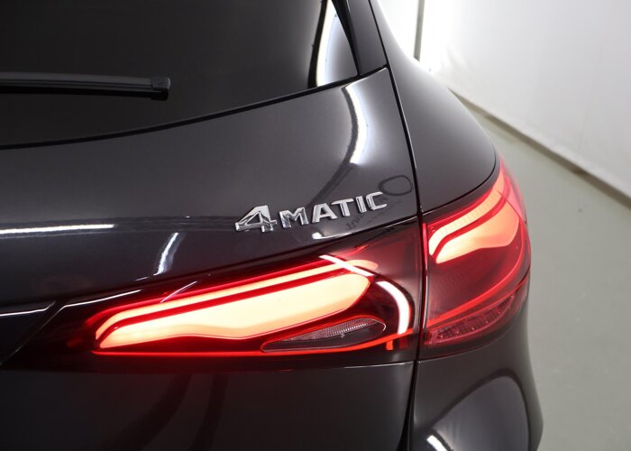Mercedes-Benz GLC 300e 4MATIC AMG Line
