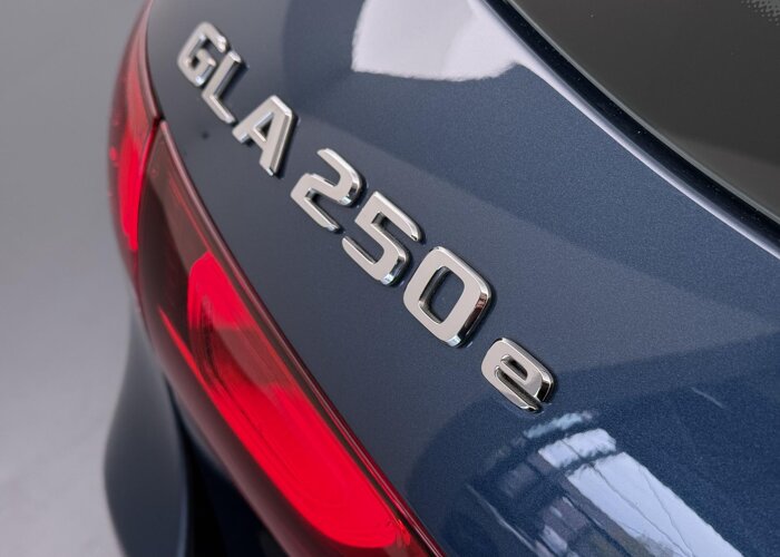 Mercedes-Benz GLA 250 e AMG Line