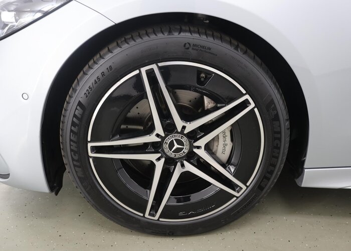 Mercedes-Benz C-Klasse 220 d AMG Line
