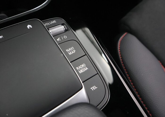 Mercedes-Benz A-Klasse 180 Business Solution AMG