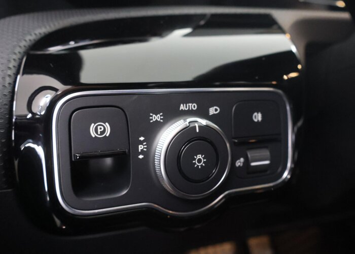 Mercedes-Benz A-Klasse 180 Business Solution AMG