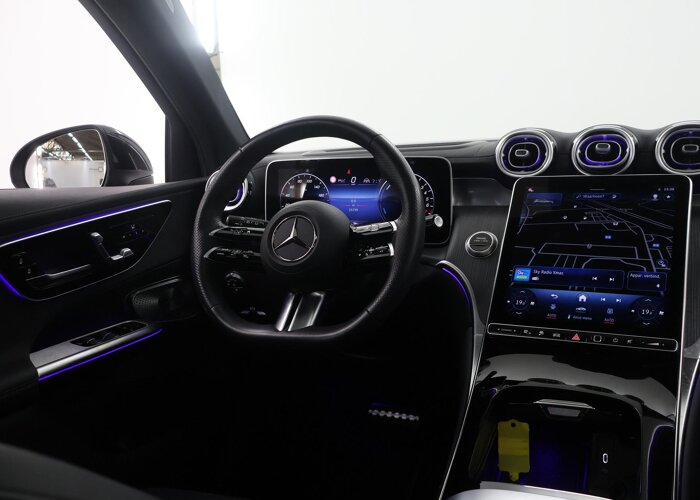 Mercedes-Benz GLC 300e 4MATIC Business Line
