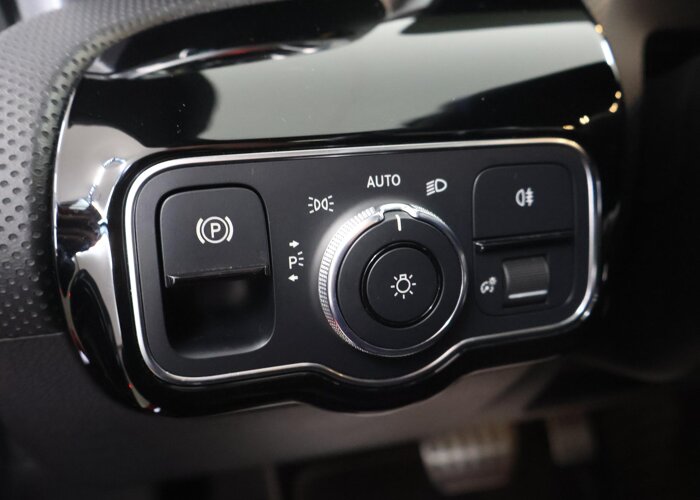 Mercedes-Benz CLA-Klasse 180 Business Solution AMG