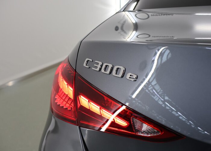 Mercedes-Benz C-Klasse 300 e 140 Years Edition 300 e 140 Years Edition