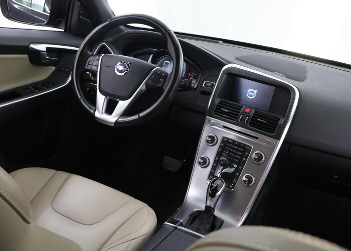 Volvo XC60 2.0 T6 R-Design
