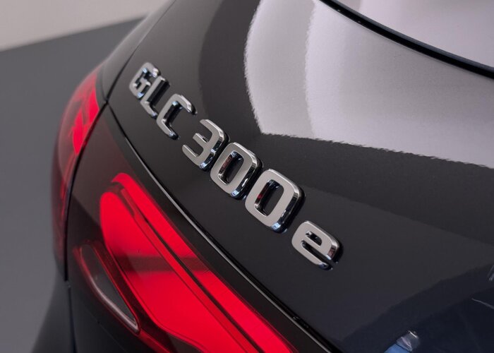 Mercedes-Benz GLC 300e 4MATIC Sport Edition