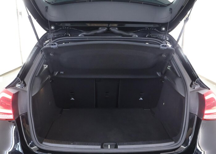 Mercedes-Benz A-Klasse 180 Premium Plus