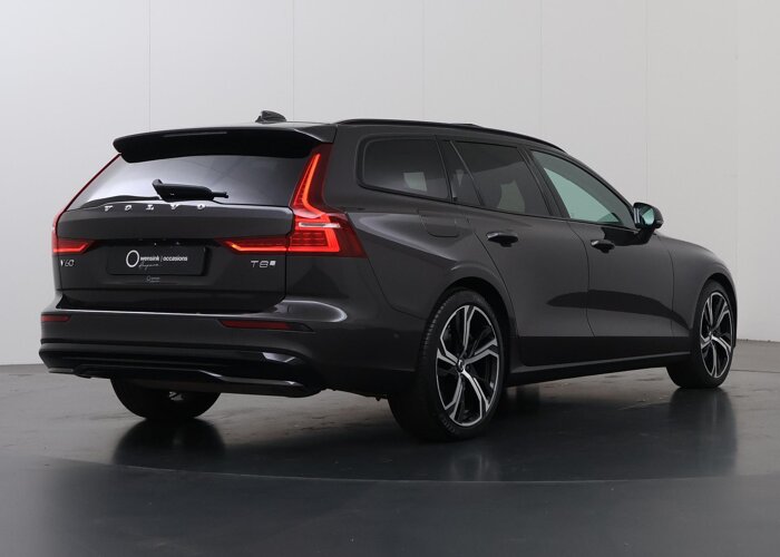 Volvo V60 2.0 T8 Plug-in hybrid AWD Ultra Dark