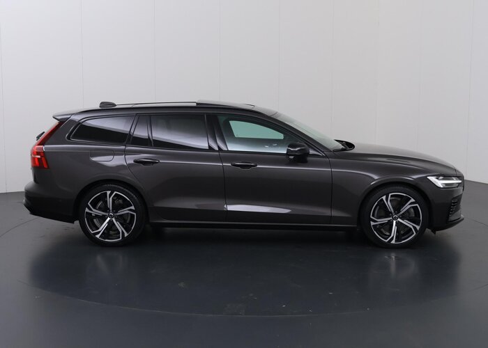 Volvo V60 2.0 T8 Plug-in hybrid AWD Ultra Dark