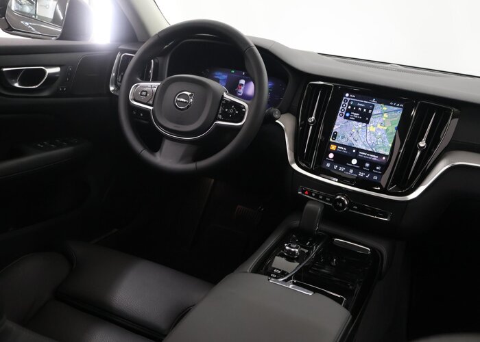 Volvo V60 2.0 T8 Plug-in hybrid AWD Ultra Dark
